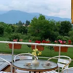 в с. габарево, долината на розите. Vila Gabarevo
